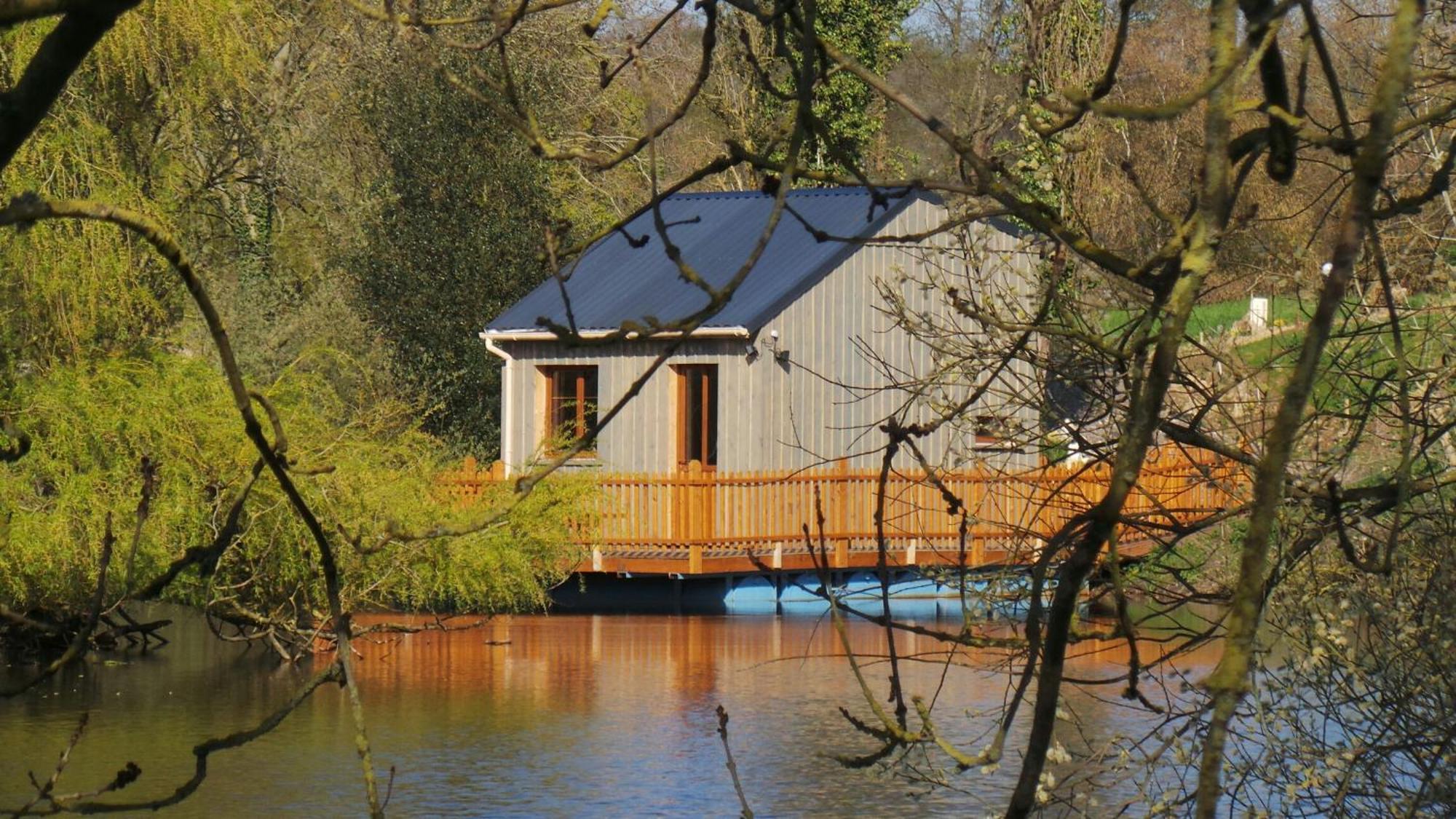 Cabanes Flottantes Et Gites Au Fil De L'Eau Colleville エクステリア 写真